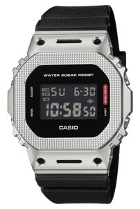 GM-5600M-1JF больше не выпускают: чем рифлёный квадрат отличался от GM-5600U