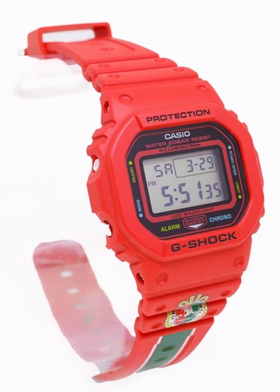 Тёмно-красная G-Shock Kochi United SC 2025 года на базе DW-5600EP-4